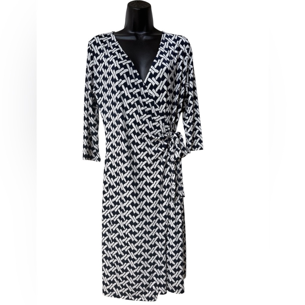 Gilli navy and White Geometric Wrap Midi Dress Sz M
